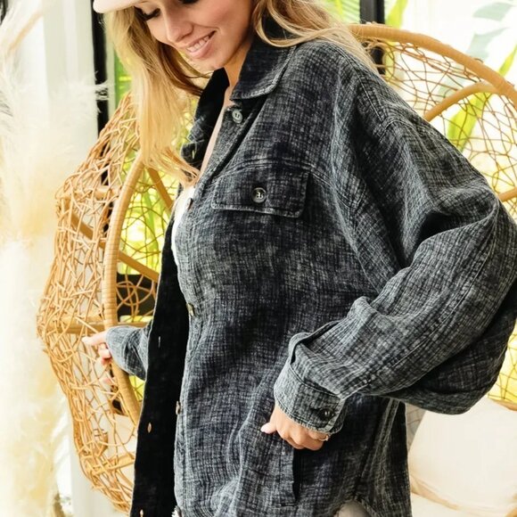 ✨NWT BiBi‎ Vintage Washed Wrinkle Gauze Shacket - Picture 2 of 16